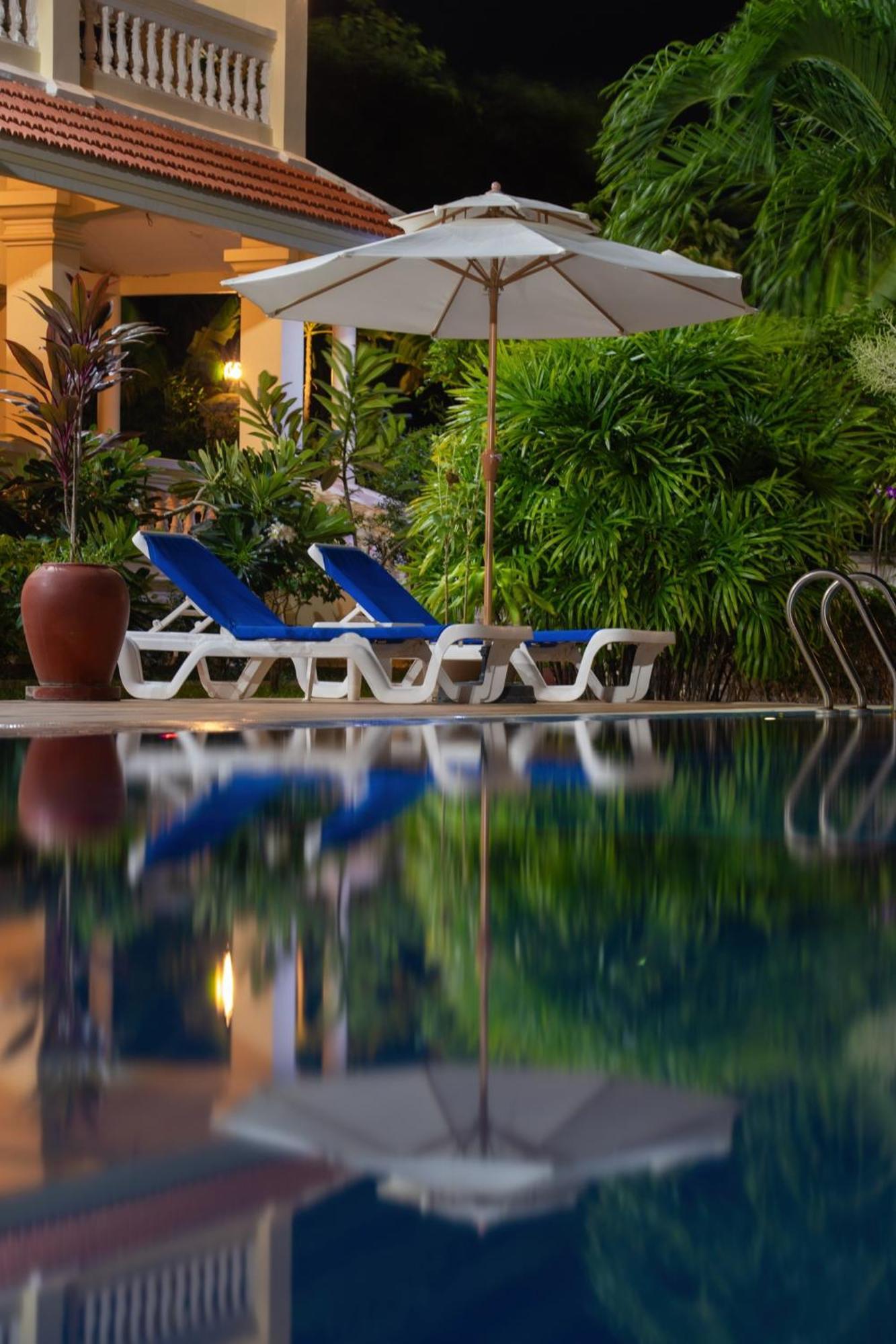 Riviera Hotel & Resort Кеп Екстериор снимка